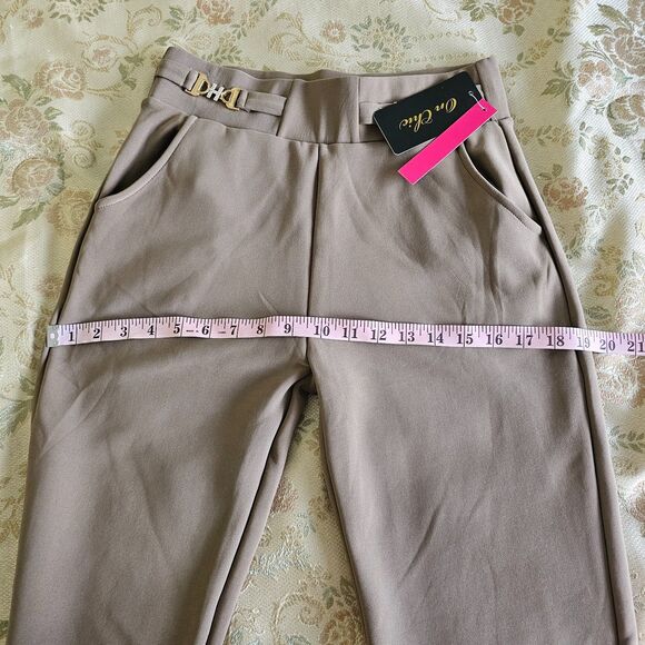 On Chio Women’s Dress Pants Gray Size M Straight Leg Trousers with Gold Buckle. - Picture 8 of 9